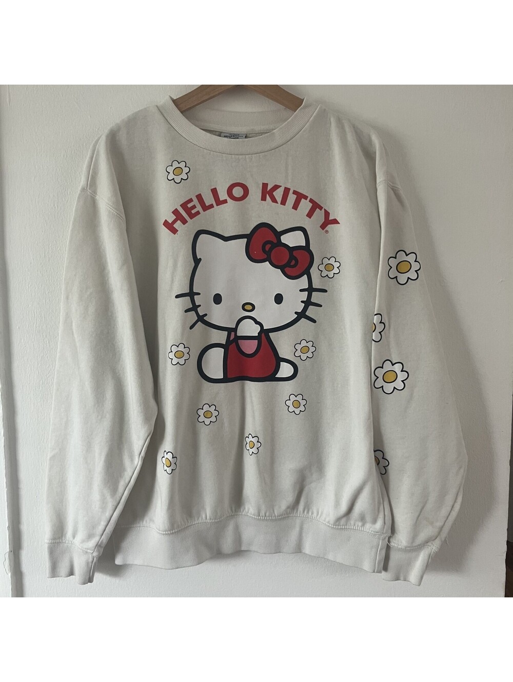 Sanrio Hello Kitty and Friends Flowers Sweatshirt Sz Medium FLAWS Kawaii